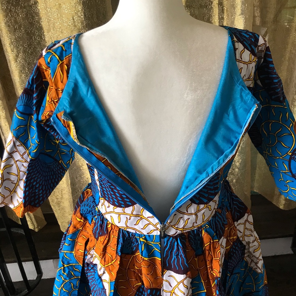 Beautiful Print dress with 3/4 pocket sleeves - Picture 5 of 8